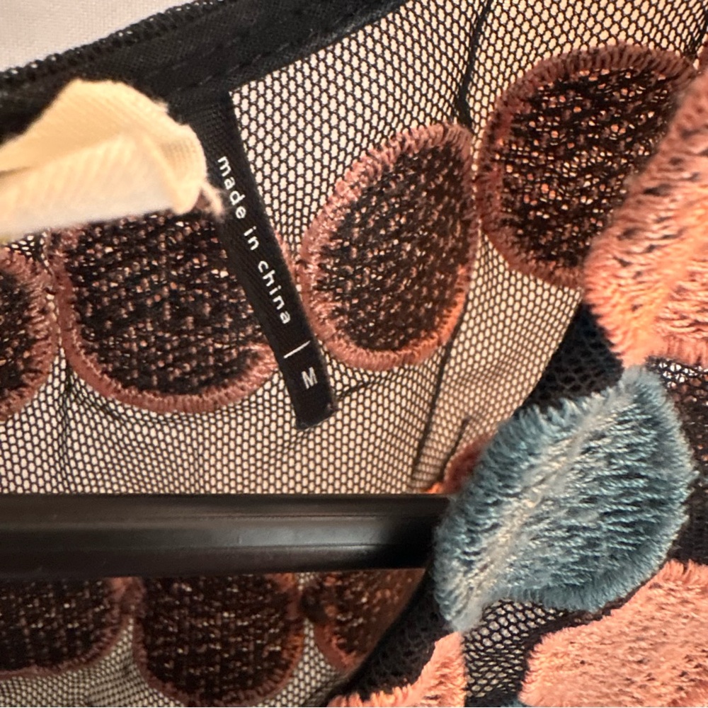 Akemi + Kin Black Sheer Spring Mesh Embroidered Tank Keybole Back Sz M - Picture 3 of 6